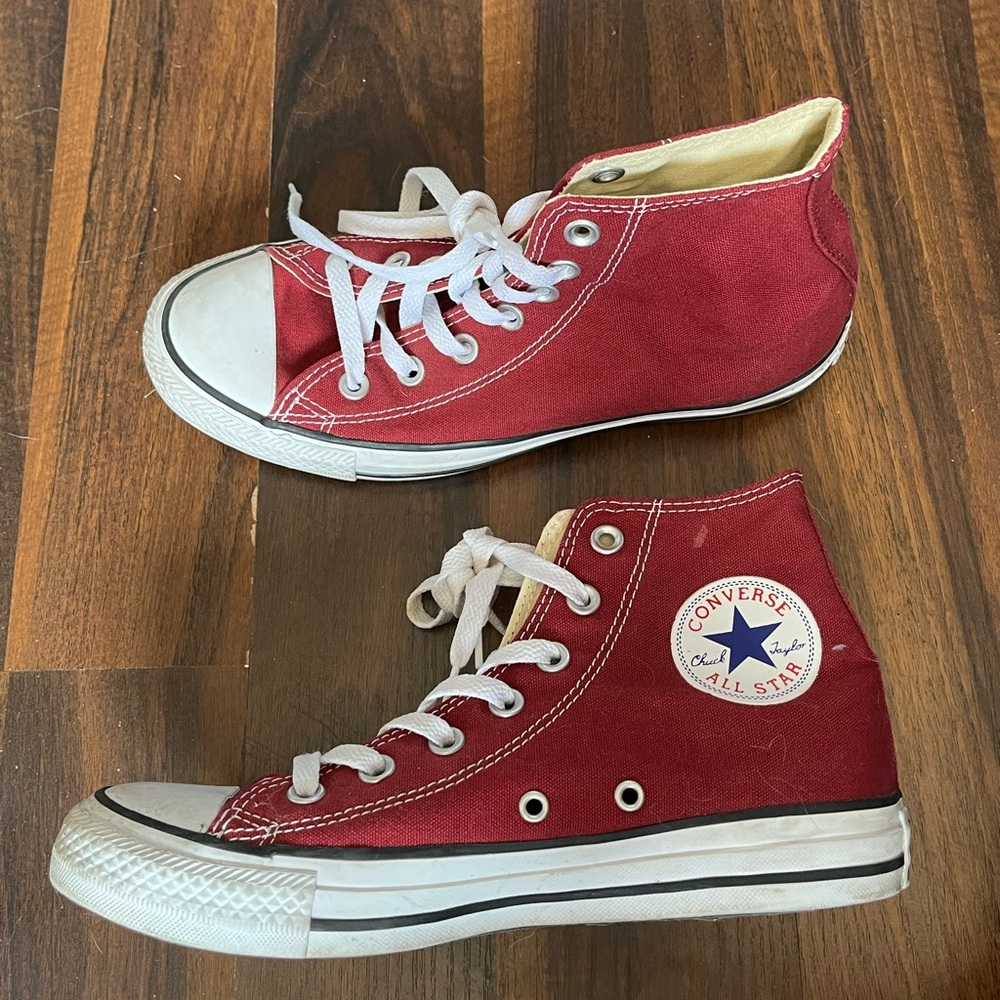 SOLD DO NOT BUY‼️Converse (7.5)